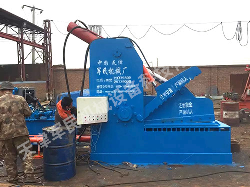 臥式雙刃剪切機(jī)